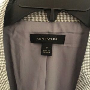 Ann Taylor light houndstooth blazer